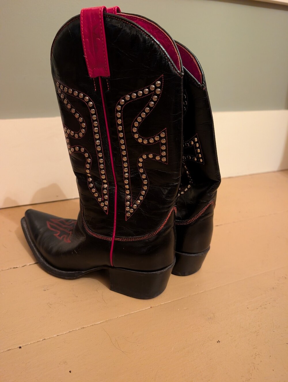 EUC FRYE Studded Daisy Duke Cowgirl boots!